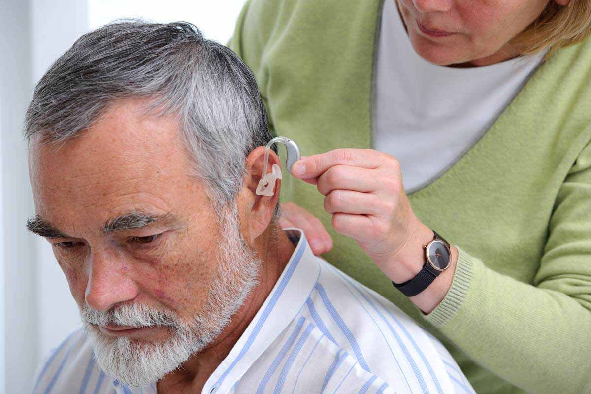 A hallásvesztés jeleit követően, a hallástámogatás rendkívüli jelentőséggel bír.